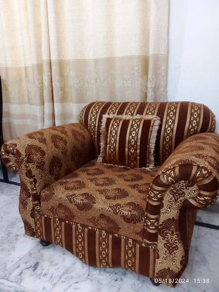 Sofa Set 5 Seater Excellent Condition 6