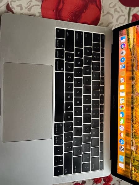 MacBook Pro (13-inch, 2017, i5 ,2.3 GHz, 8gb/ 256gb 4