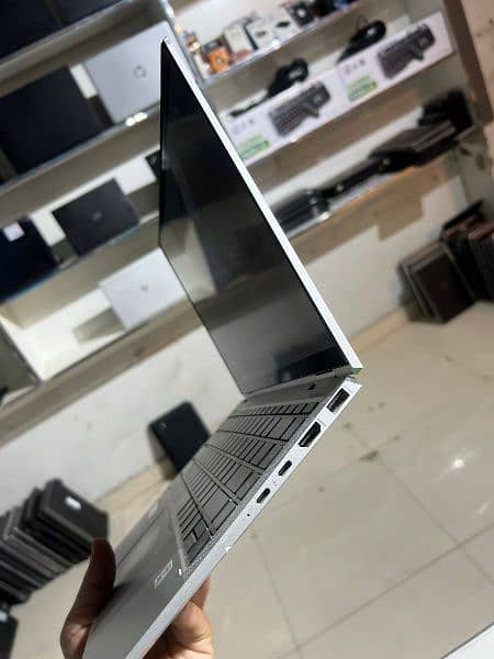 HP EliteBook x360 1040 G7 i7 Gen 10th 3