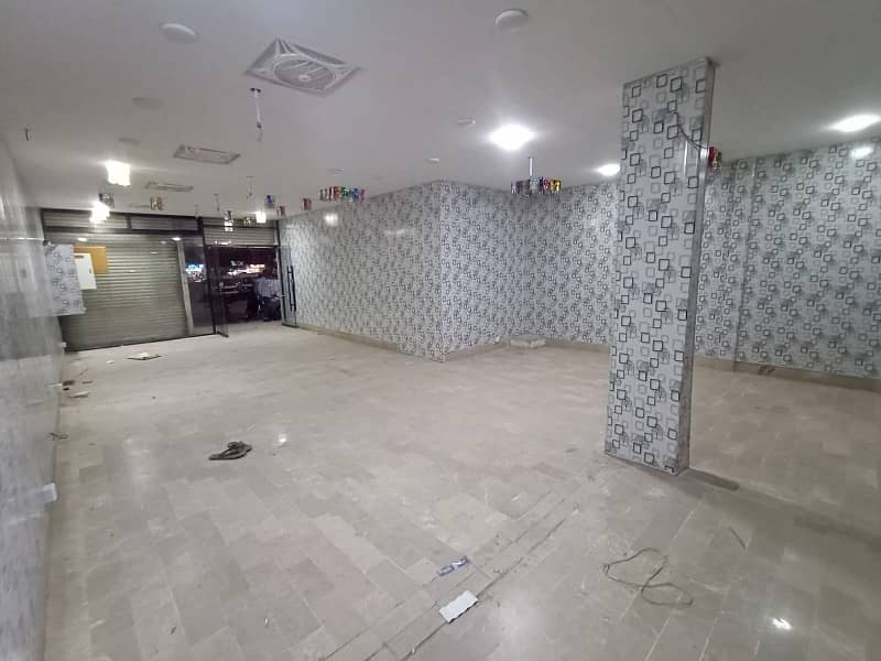120 Yards showroom Space On Main Road Available for RENT For A Showroom Or Outlet In North Karachi 5-c/2 2