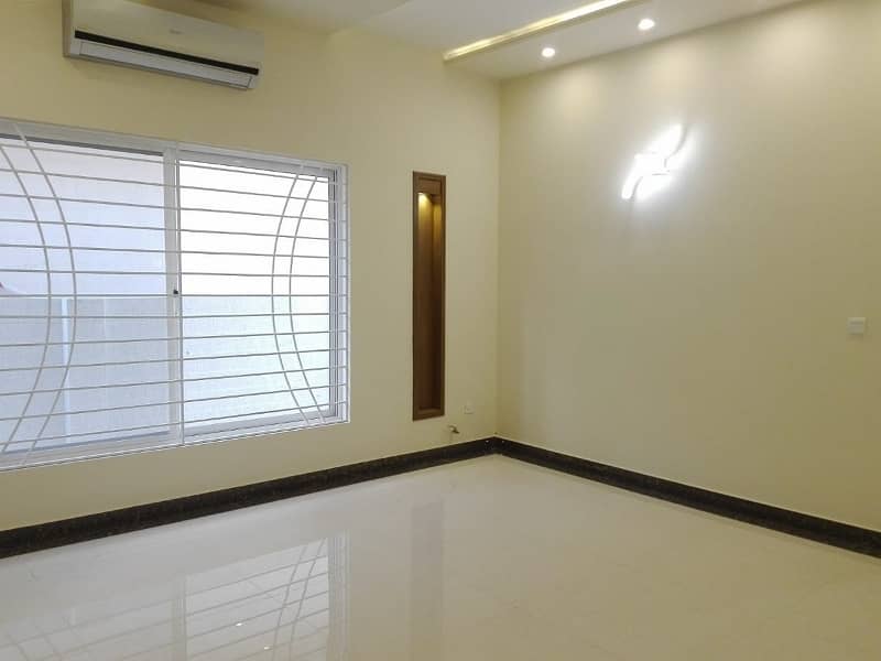 Stunning and affordable Upper Portion available for rent in D-12 5