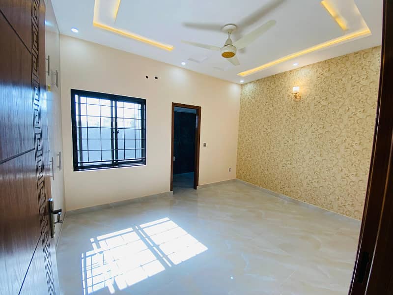 5-Marla (Brand New) Beautiful House for Sale in Jinnah Ext Sec-E Bahria Town Lahore 3