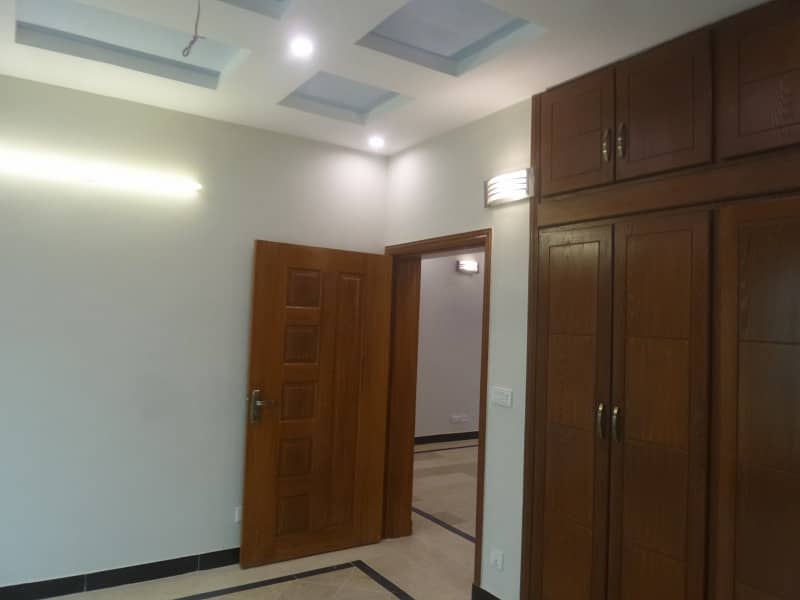 Lower Portion For rent In Rs. 90000 1