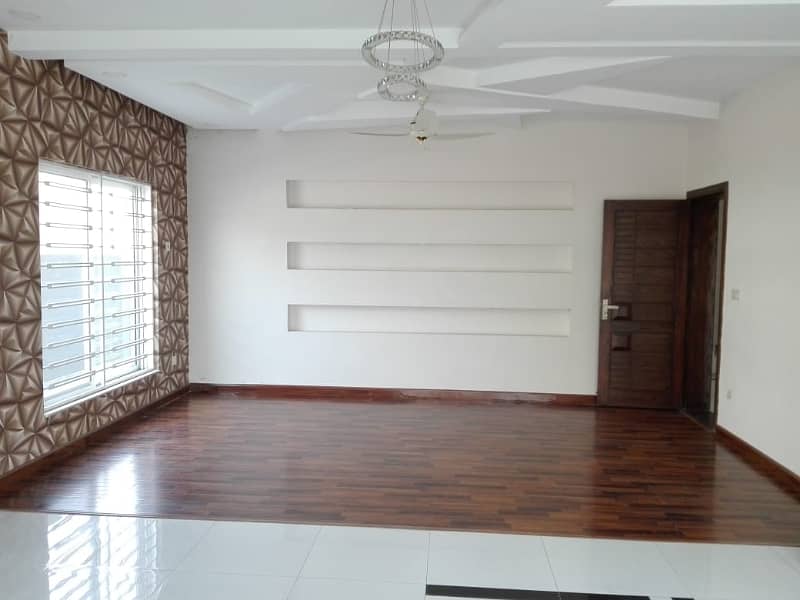 Lower Portion For rent In Rs. 90000 6