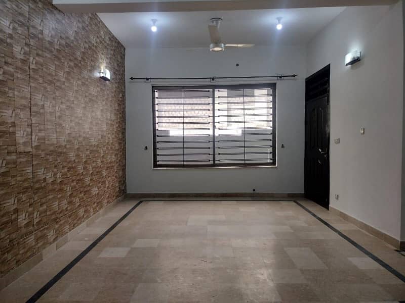 7 MARLA HOUSE FOR RENT IN MARGALLA TOWN 0