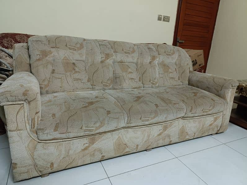 sofa set for sale mint condition. 0