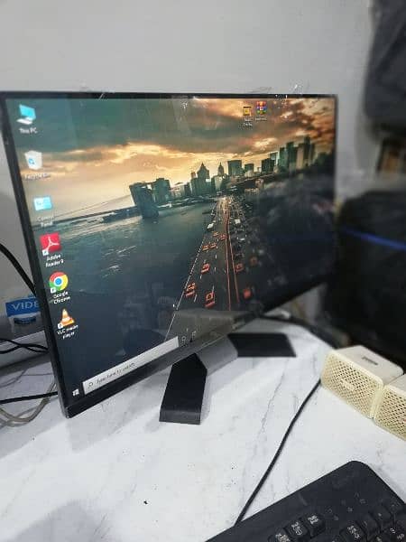 Dell 24" Borderless IPS LED Monitor in A+ Fresh Condition (UAE Import) 3