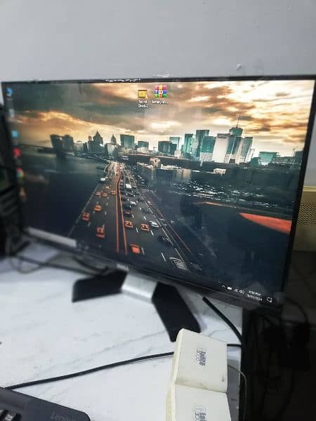 Dell 24" Borderless IPS LED Monitor in A+ Fresh Condition (UAE Import) 7