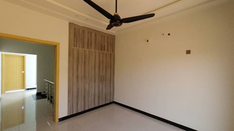 125 SQYD luxury villa available for sale in Bahria Town Karachi 7