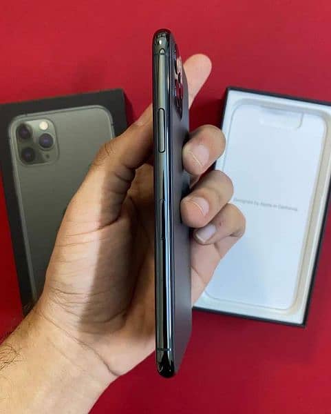 iPhone 11 pro max pta approved WhatsApp number 03470538889 3