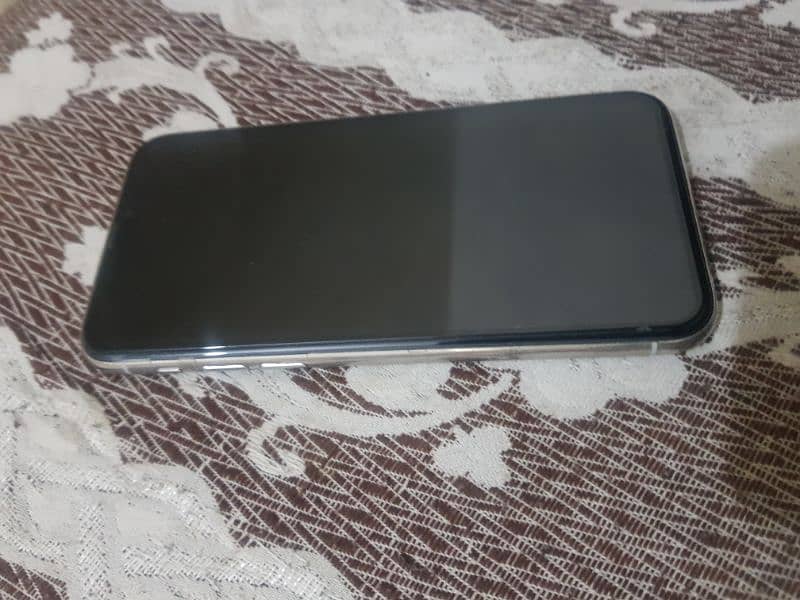 iPhone 11 pro 256 gb Pta approved 5