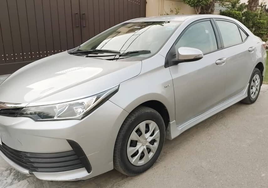2018 Toyota Corolla Special Edition - Impeccable Condition, Great Deal 2