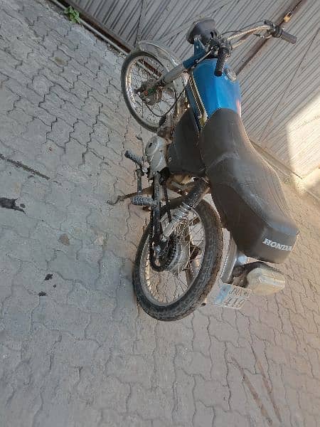 urgent sale 70cc bike in Abbottabad meed cash 3