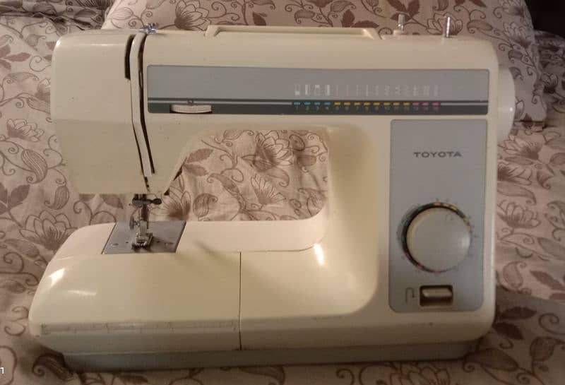 Sewing machine Toyota 1