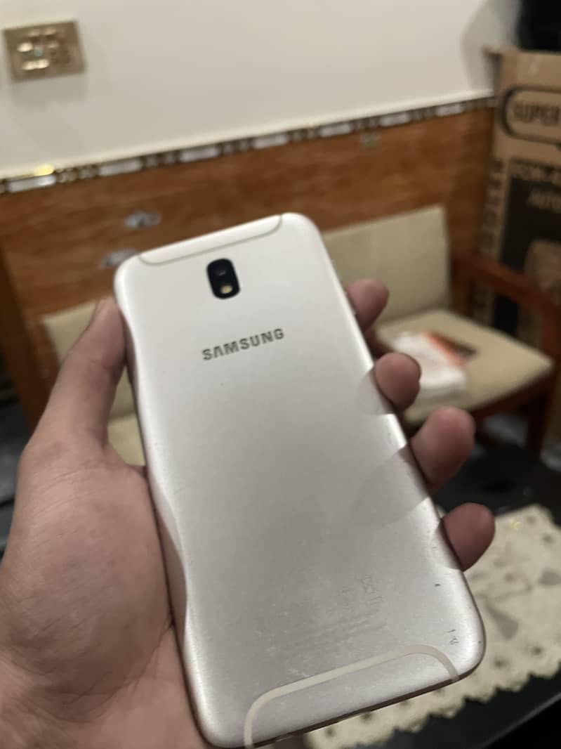 Samsung galaxy j7 pro 4