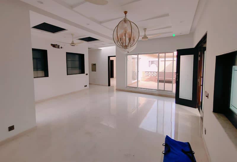 1 kanal Slightly Used Upper Portion For Rent In DHA Phase 5 1