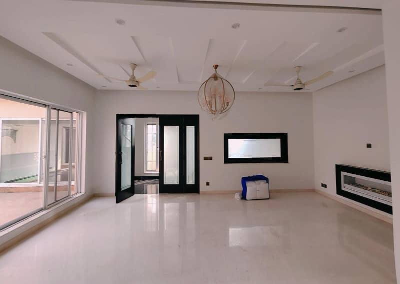 1 kanal Slightly Used Upper Portion For Rent In DHA Phase 5 8