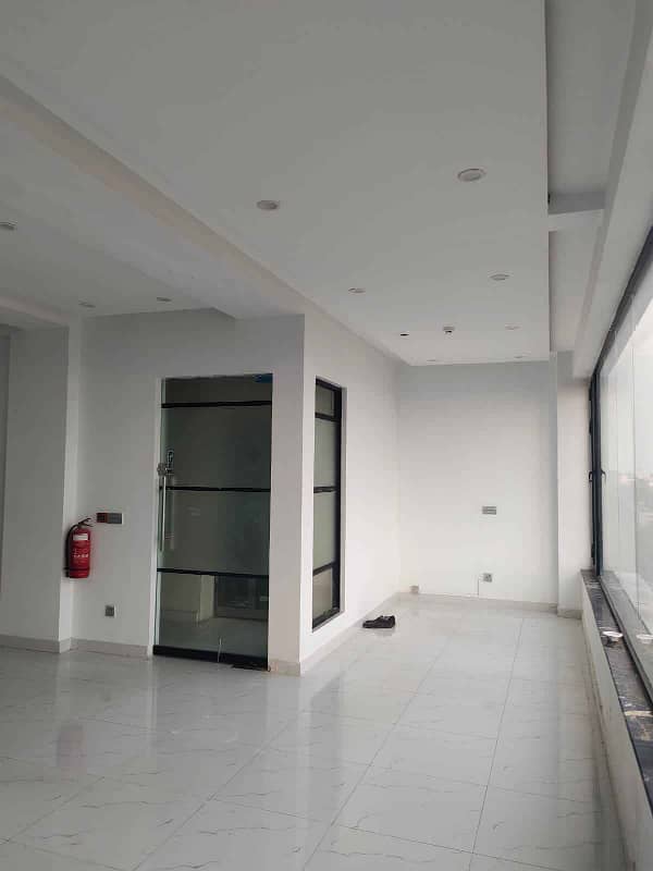 4 Marla commercial Floor available for rent in dha Phase 6 Main Boulevard. 1