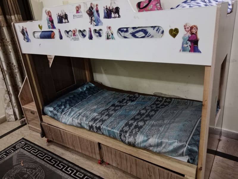 bunk bed  in lasani wood few days use 0