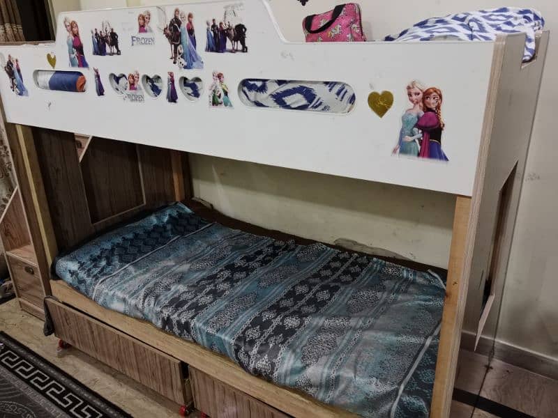 bunk bed  in lasani wood few days use 5