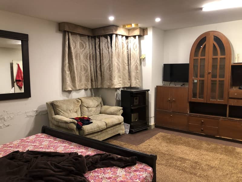 1 Bedroom Fully Furnished in DHA Phase 1 Near H Block Comercial Market 3