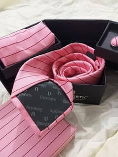 Uniworth cufflink tie set