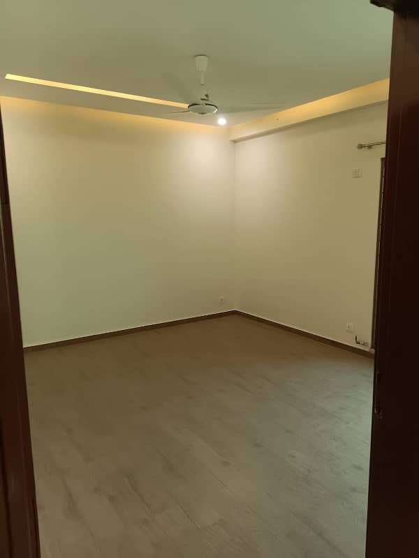 10 MARLA BRAND NEW LUXURY APARTMENT AVAILABLE FOR RENT IN ASKARI 11 18