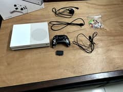 xbox one S 500 GB with 2 controllers