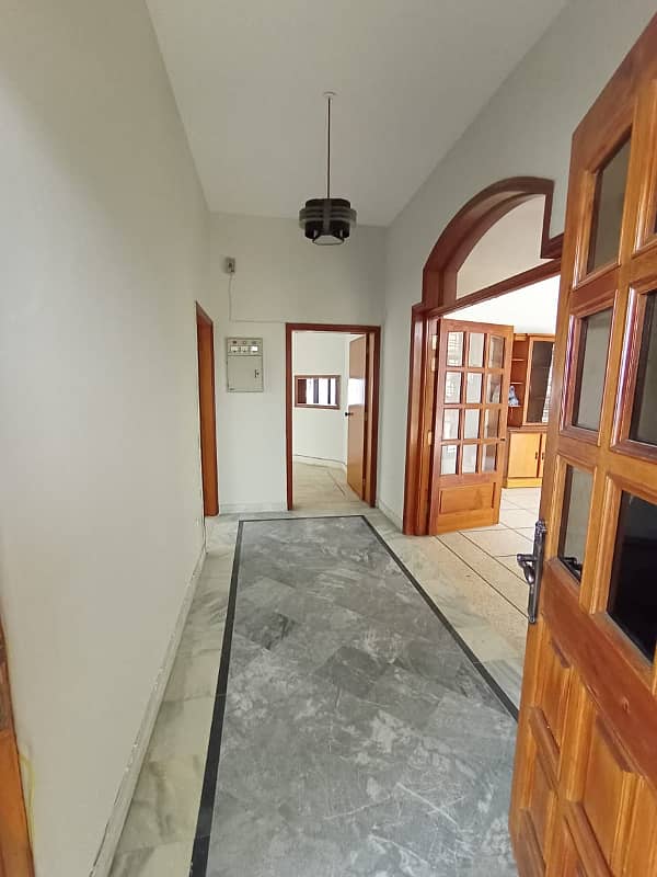 2 KANAL UPPER PORTION FOR RENT IN DHA PHASE 3 NEAR Y BLOCK MARKET 20