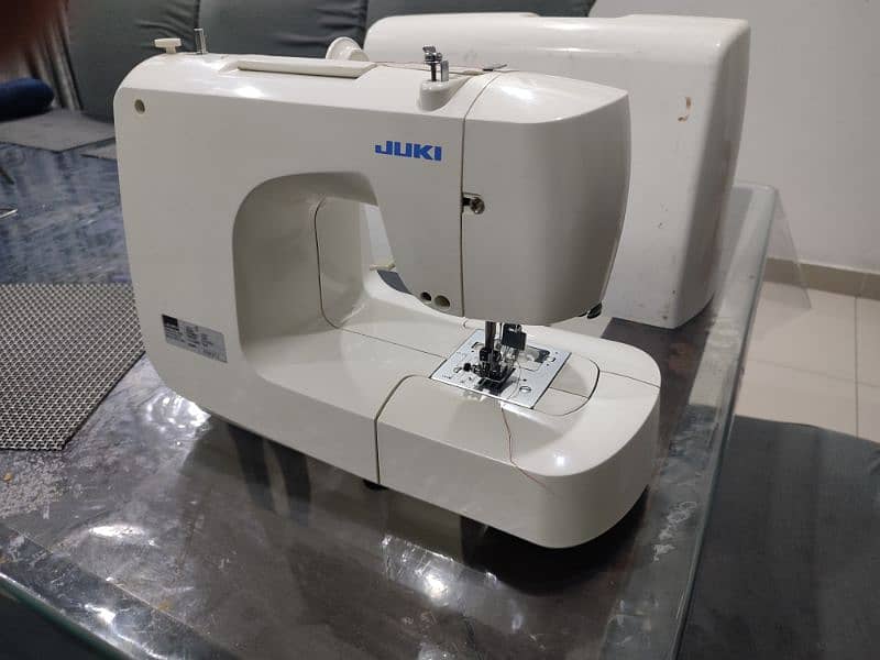 Prime Condition Juki Sewing Machine! 2