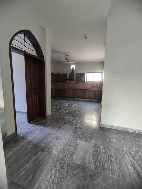 Amazing Location 1 Kanal Upper Portion Available For Rent In Dha Phase 1 Block J 9