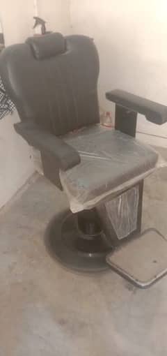 2 saloon chairs / barbar chairs