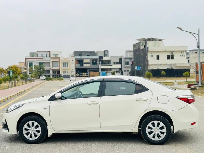 Toyota Corolla GLI 2018 Automatic 3