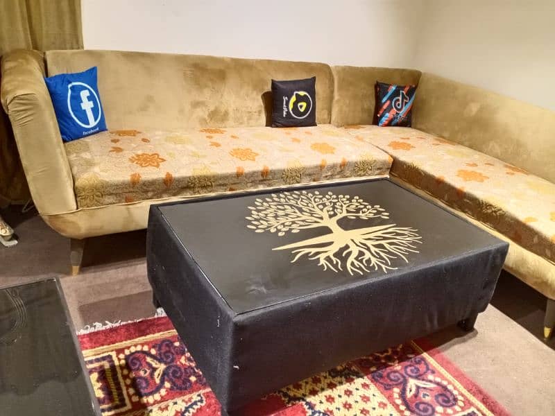 corner sofa with table 2