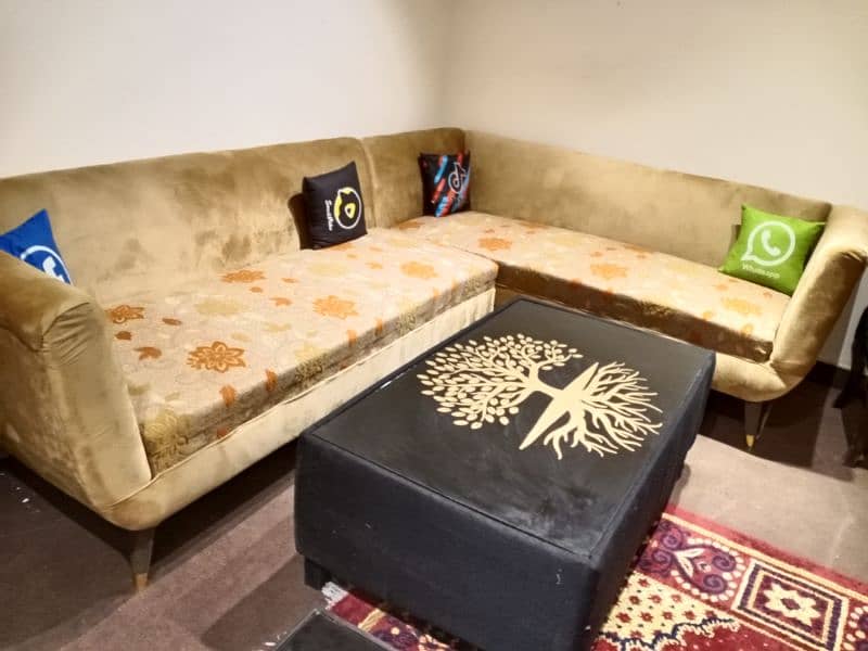 corner sofa with table 3