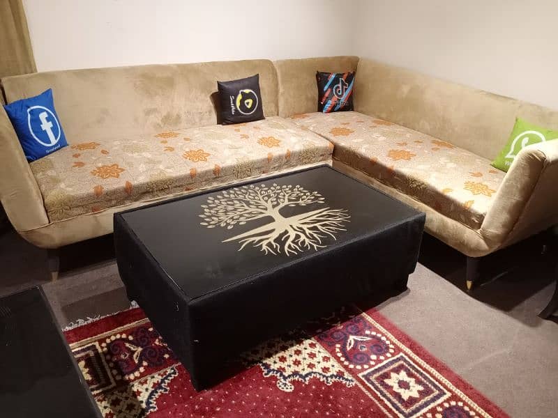 corner sofa with table 4