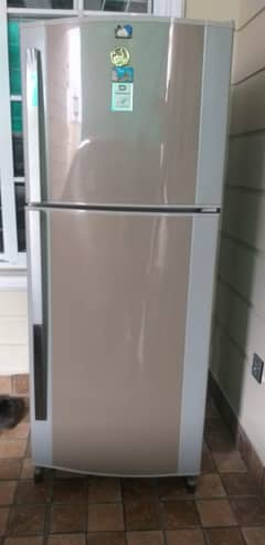 18 cubic Dawlence Refrigerator