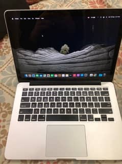 apple MacBook Pro. laptop in good condition