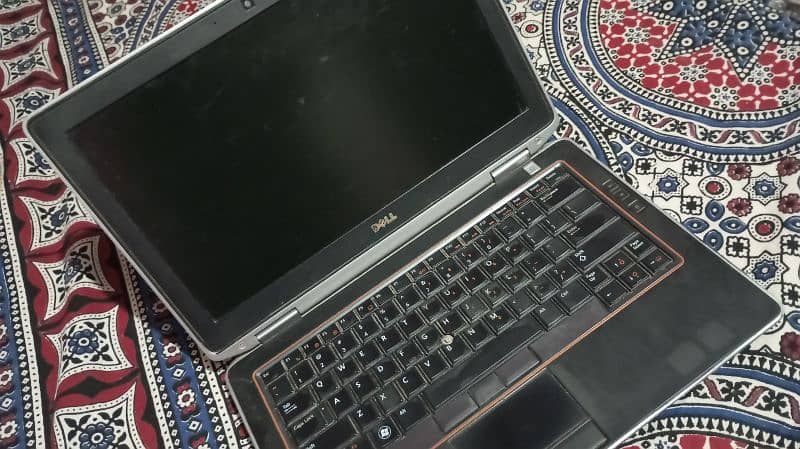 Dell Laptop is available here for sale! 1