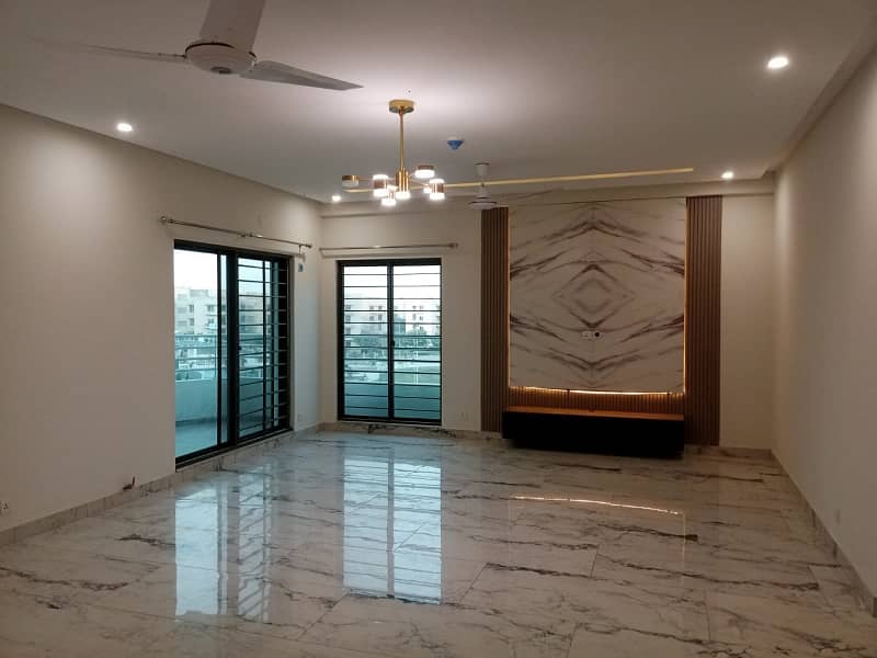 10 MARLA BRAND NEW LUXURY APARTMENT AVAILABLE FOR RENT IN ASKARI 10 2