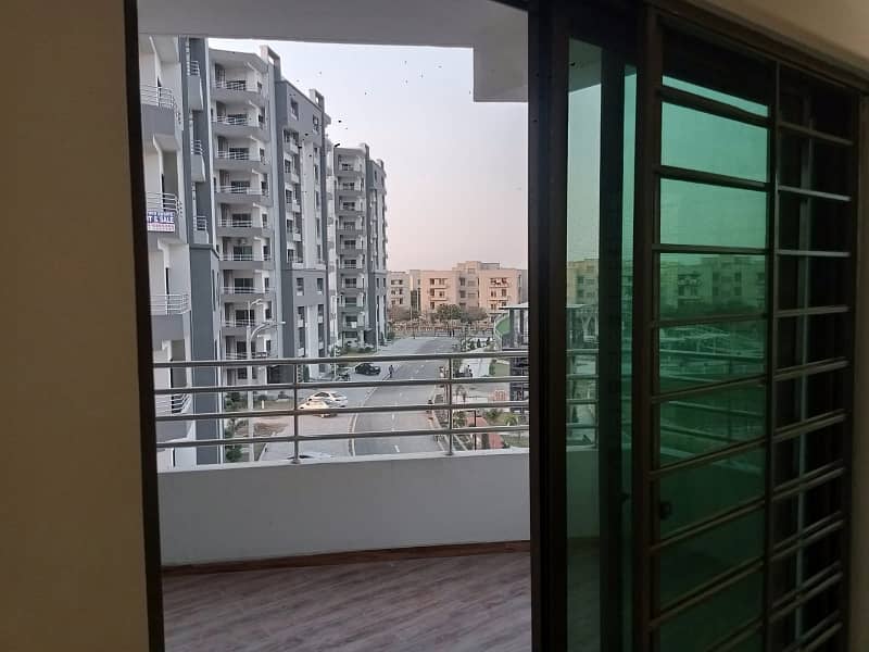 10 MARLA BRAND NEW LUXURY APARTMENT AVAILABLE FOR RENT IN ASKARI 10 4
