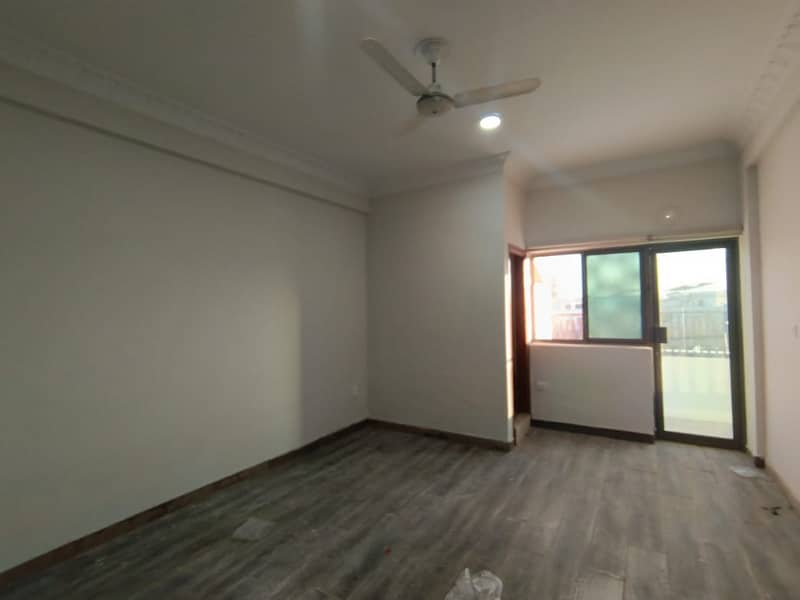 Front Side 1000 Sqft Office Available On Rent In I-8 Maraz 3