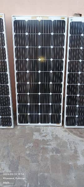 4 Soller Panel 150 watts with Stands 8