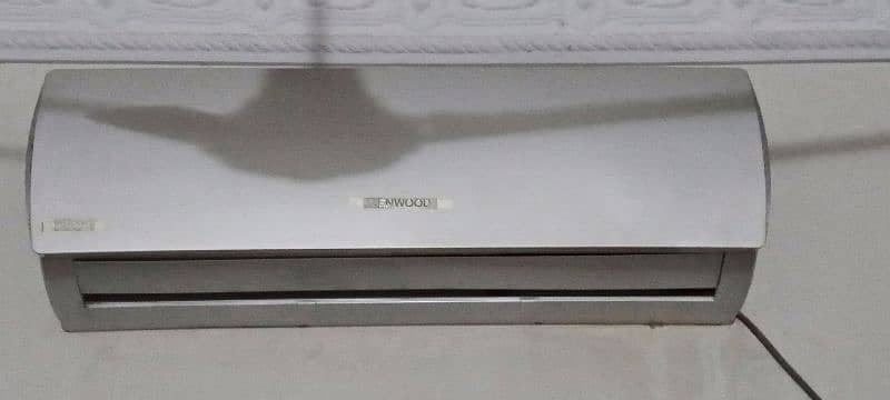 KENWOOD 1.5 TON SPLIT AC FOR SALE IN NEW CONDITION. 2