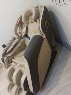 Zero massaging chair