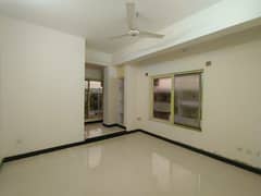 Corner Main Road Located 800 Sqft 1st Floor Commercial Flat Available On Rent In Pakeeza Market 0
