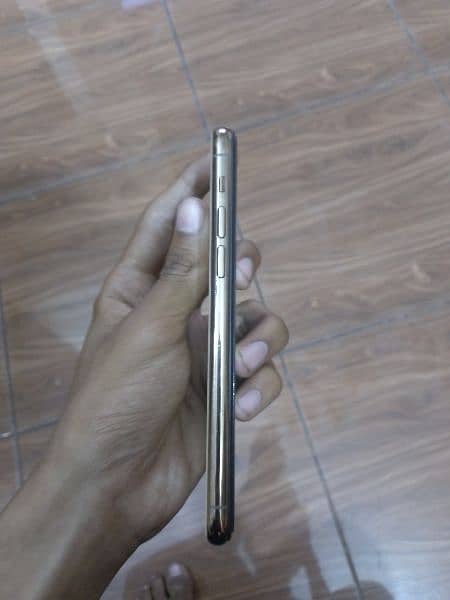 Iphone 11 pro 10/10 condition factory unlock 2