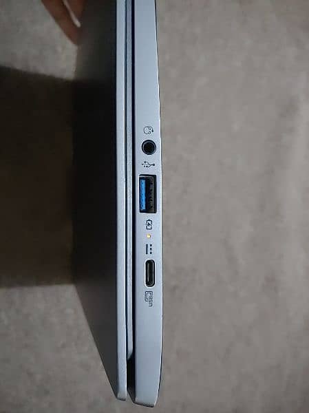 acer chromebook CB714 for sale good condition touch screen 5