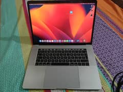MacBook pro 2017 15 inch Core i7 2.8