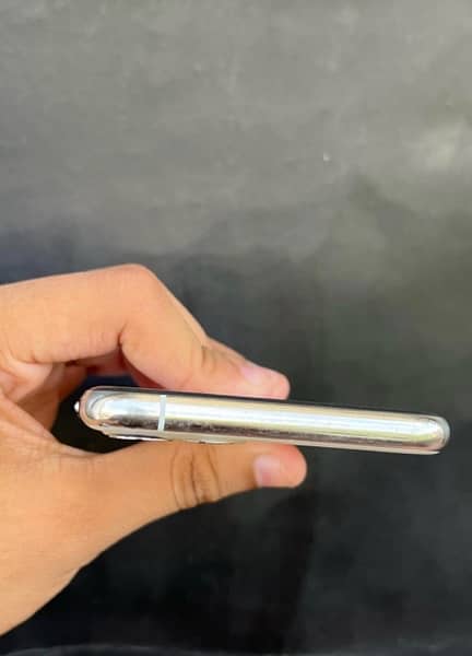 iPhone 11 Pro Waterpack 64 GB 4